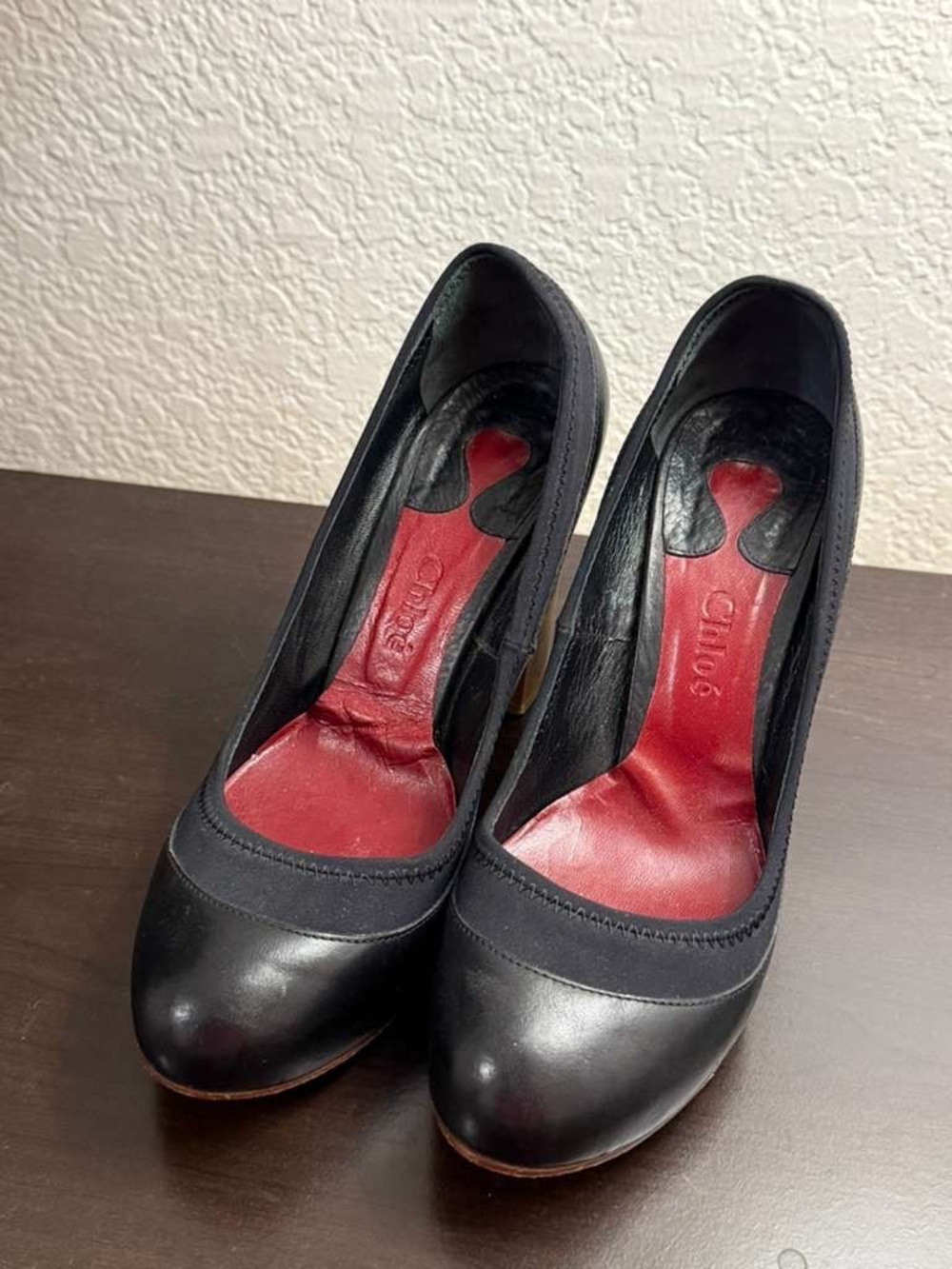 Chloé Black Leather Pumps Chunky Wood Heel Round Toe Size 39 Made In Italy